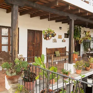 https://la-villa-serena-bed-breakfast.guatemalaantiguahotels.com